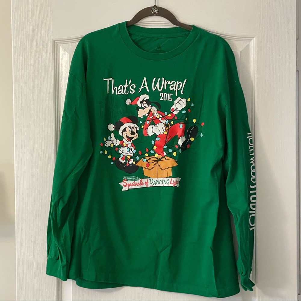 Disney’s Mens XL Christmas Shirt
